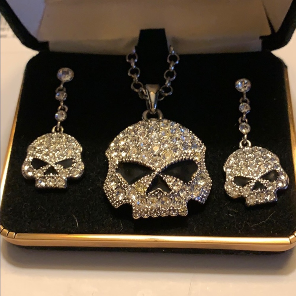 Willy G Skull Necklace and earring set.